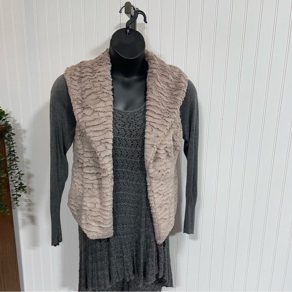 Grace & Lace Gray Asymmetrical Tunic sweater Top - Picture 6 of 7